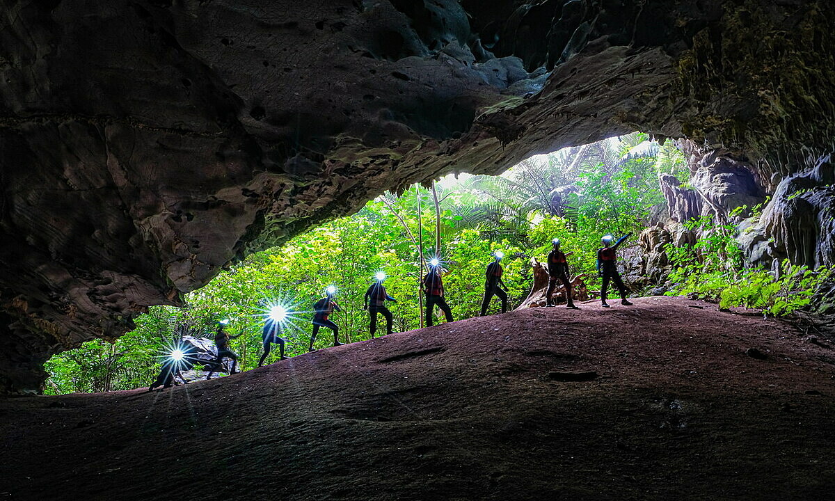 Vietnam Caving Expedition 4 Days